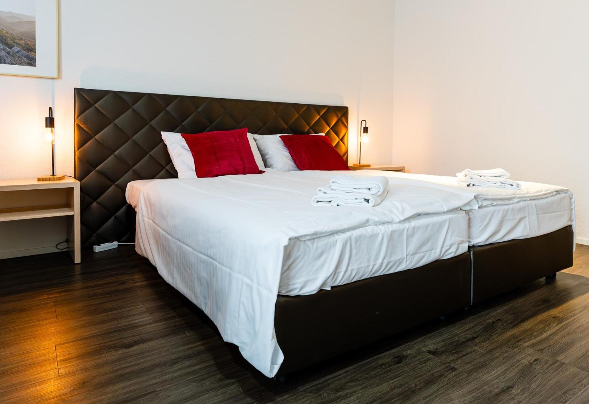 Los Lorentes Apartments Bern Airport Belp Esterno foto
