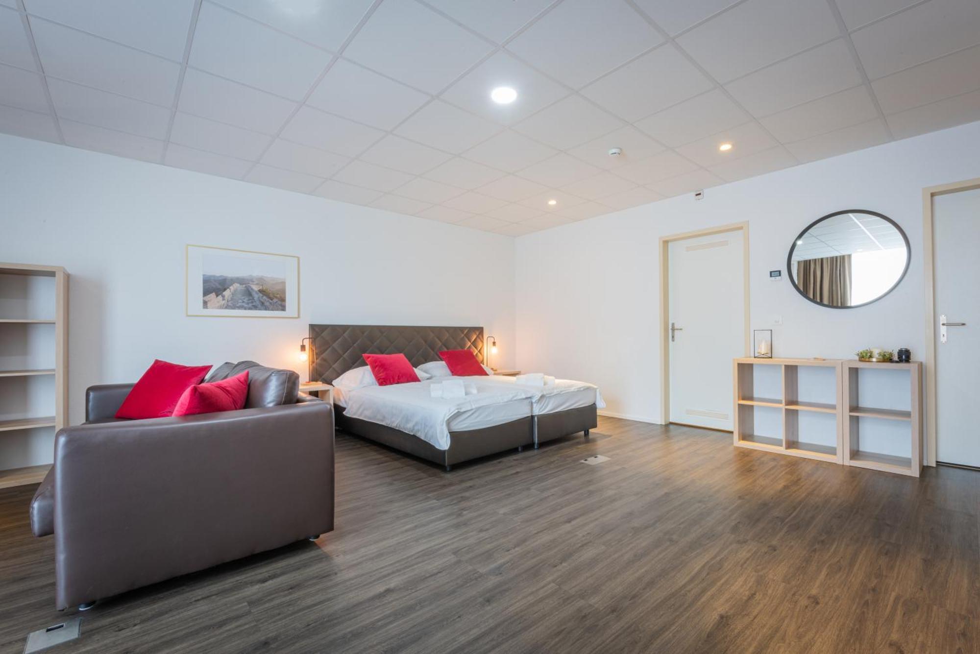 Los Lorentes Apartments Bern Airport Belp Esterno foto