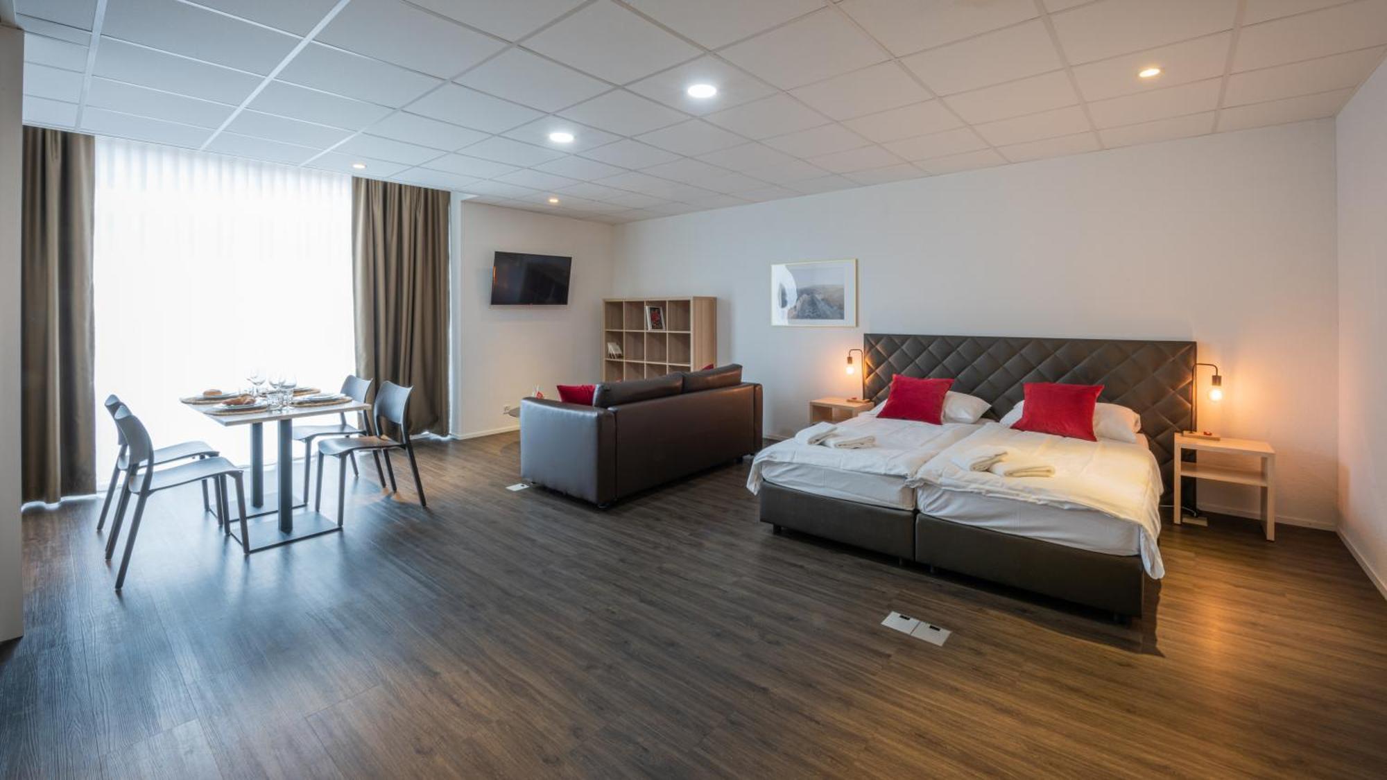 Los Lorentes Apartments Bern Airport Belp Esterno foto