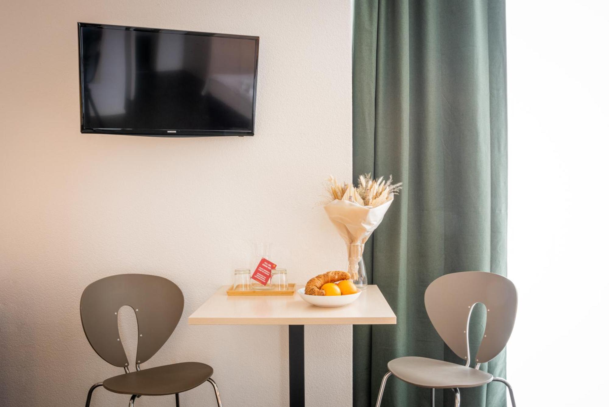 Los Lorentes Apartments Bern Airport Belp Esterno foto